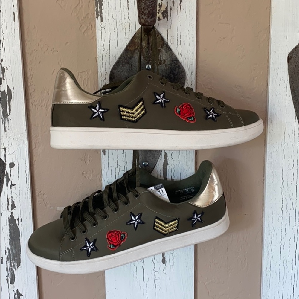 Military style sneakers 👟 with embroidery patches